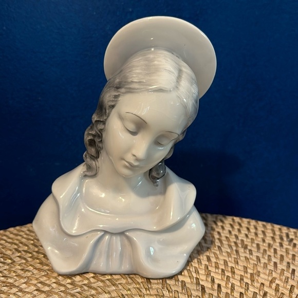 Vintage  Italian Porcelain Mother Mary Bust Icon Statue Made in Italy #706/2 - Picture 1 of 5